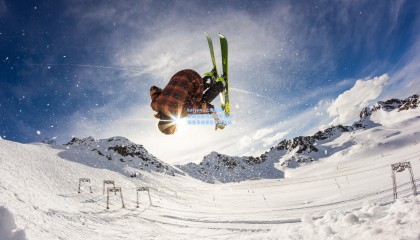 kaiyun_上海海港新援亮相引爆冬窗 四中场变革或重塑争冠格局