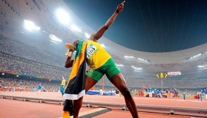 【开云】乌度卡挑战判罚成功率突破七成五 本赛季三十二次尝试二十四次成功惊艳联盟