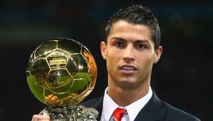 【开云】拜仁后卫金玟哉欧冠染红引发轩然大波，媒体低分评价直指表现溃败